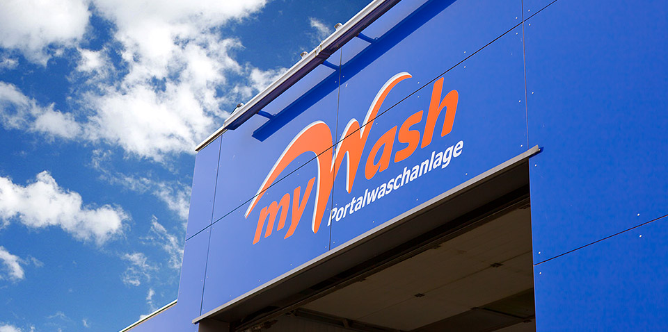 myWash Gebäude mit Logo